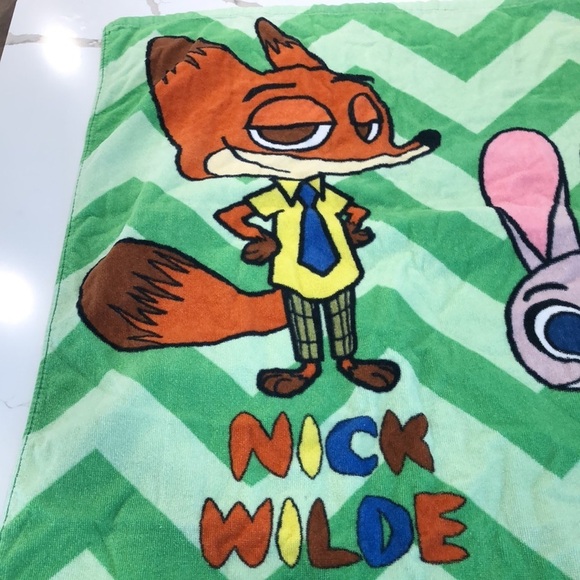 Disney Zootopia Judy  Hopps Bunny Nick Wilde Fox Flash Sloth Beach Towel - Picture 5 of 10